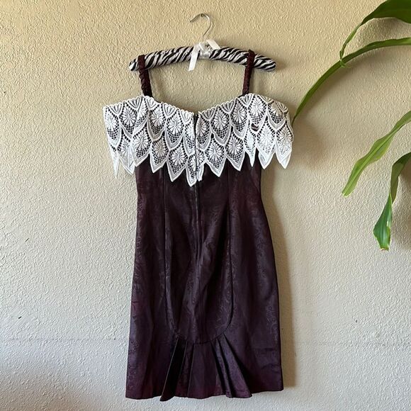 Susan Roselli Elegant Lace Off-Shoulder Dress - Picture 3 of 11